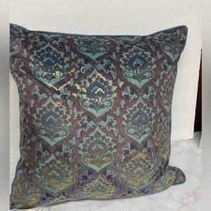 425 South Los Angeles Decorative throw pillow